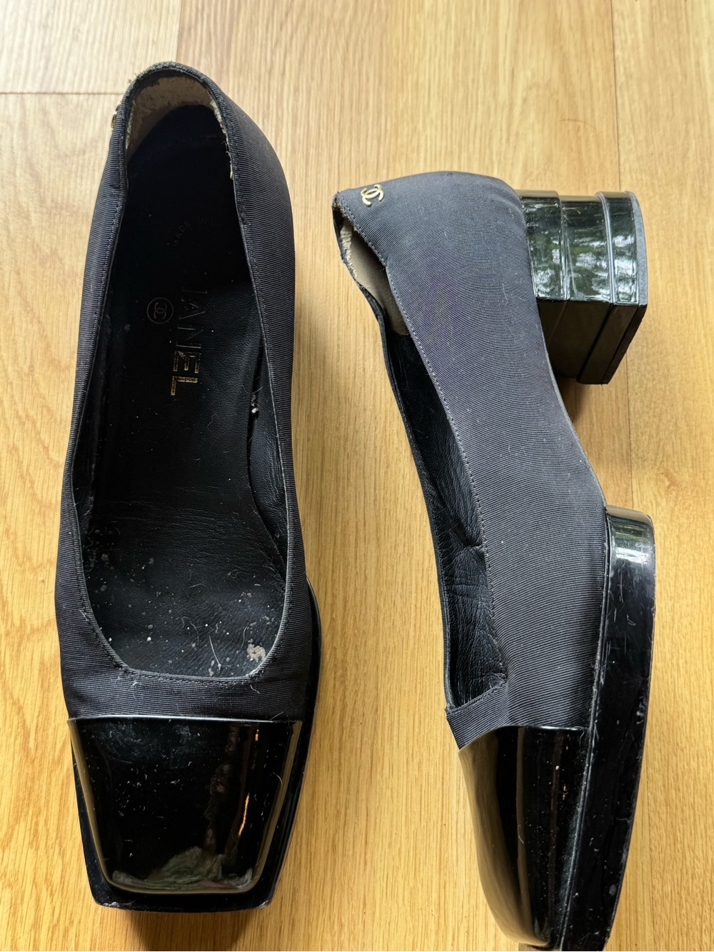 CHANEL Size 40 9.5 10 2016 Black Square-Toe Low Block Heel Pumps wGold CC Accent